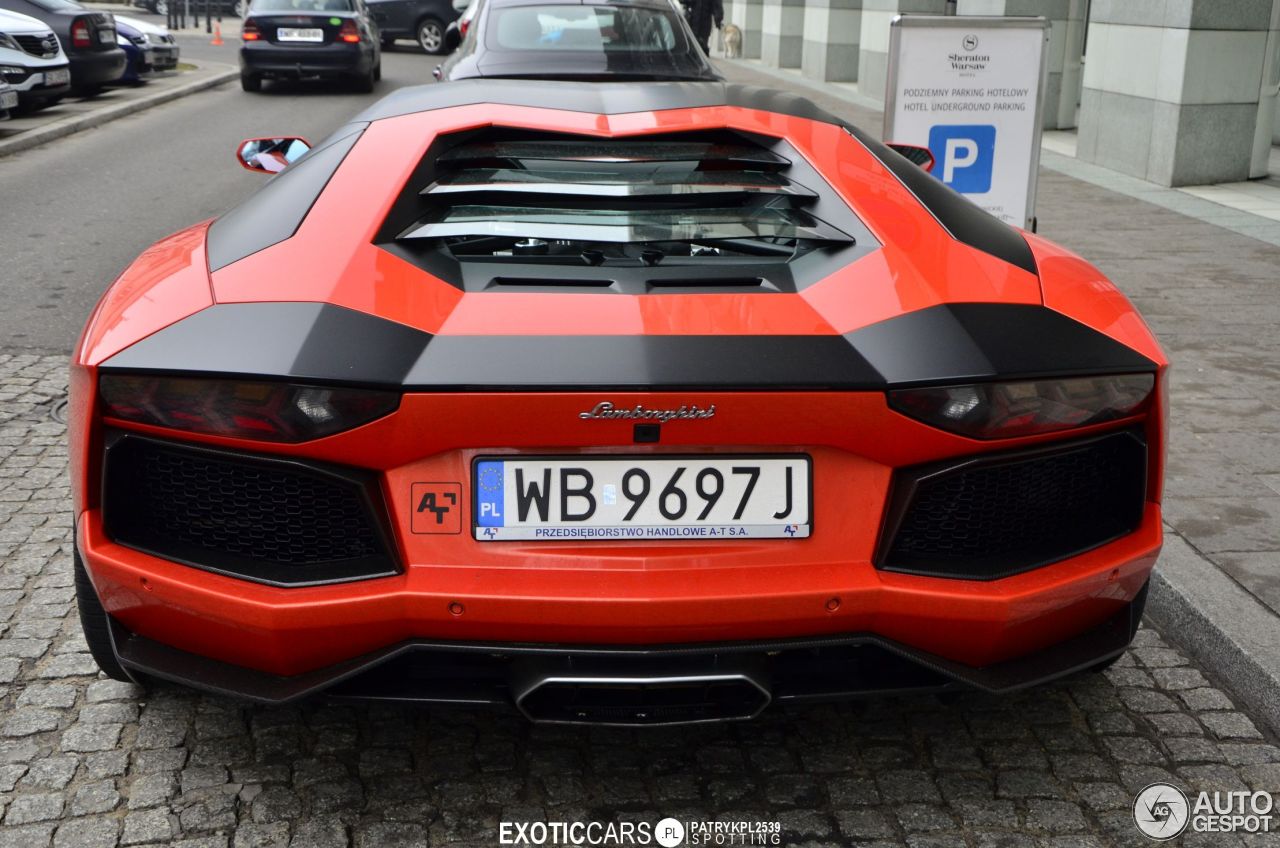 Lamborghini Aventador LP700-4