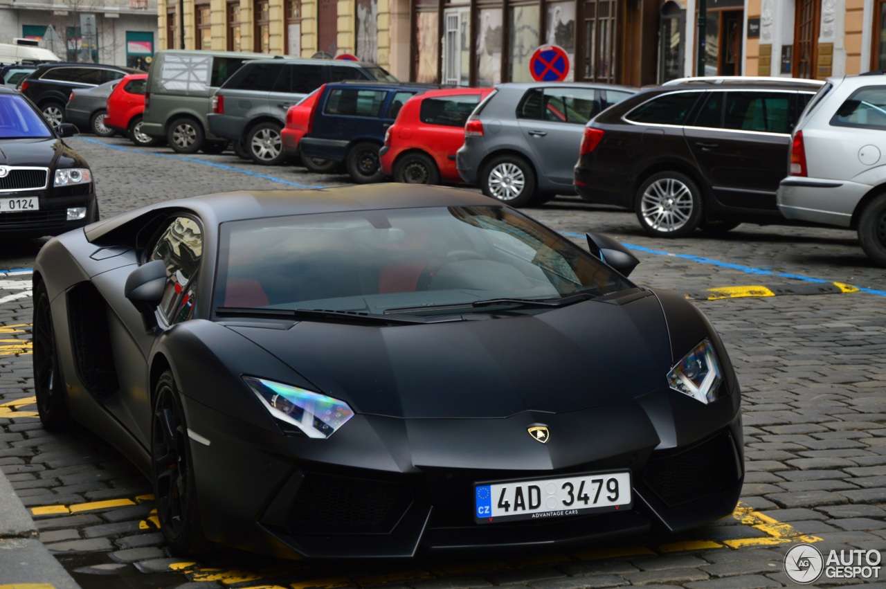 Lamborghini Aventador LP700-4