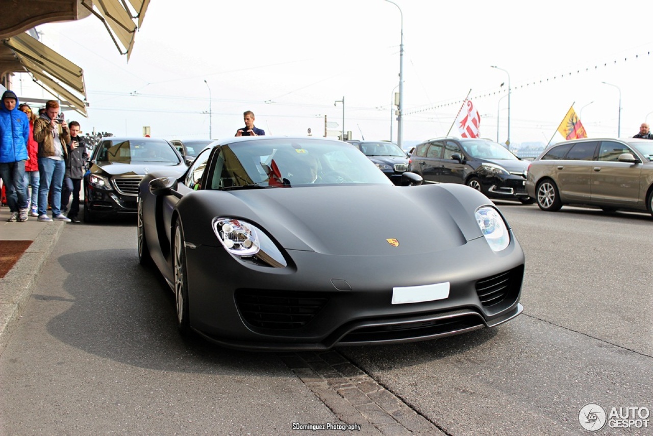 Porsche 918 Spyder Weissach Package