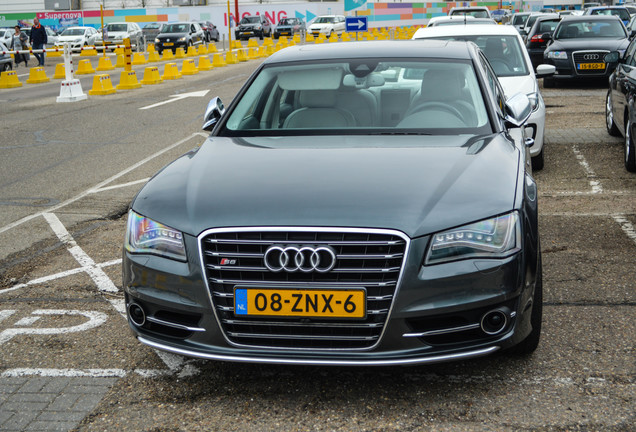 Audi S8 D4