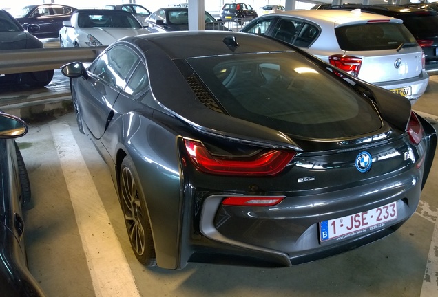 BMW i8