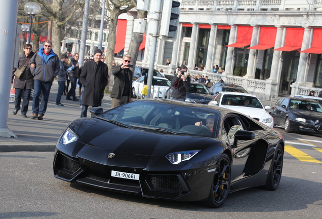 Lamborghini Aventador LP700-4