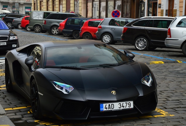 Lamborghini Aventador LP700-4