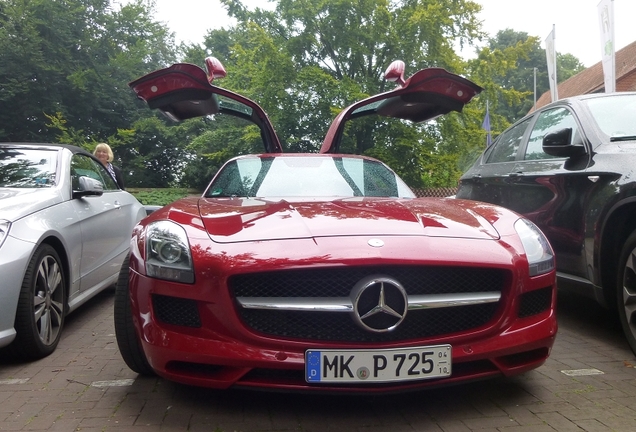 Mercedes-Benz SLS AMG