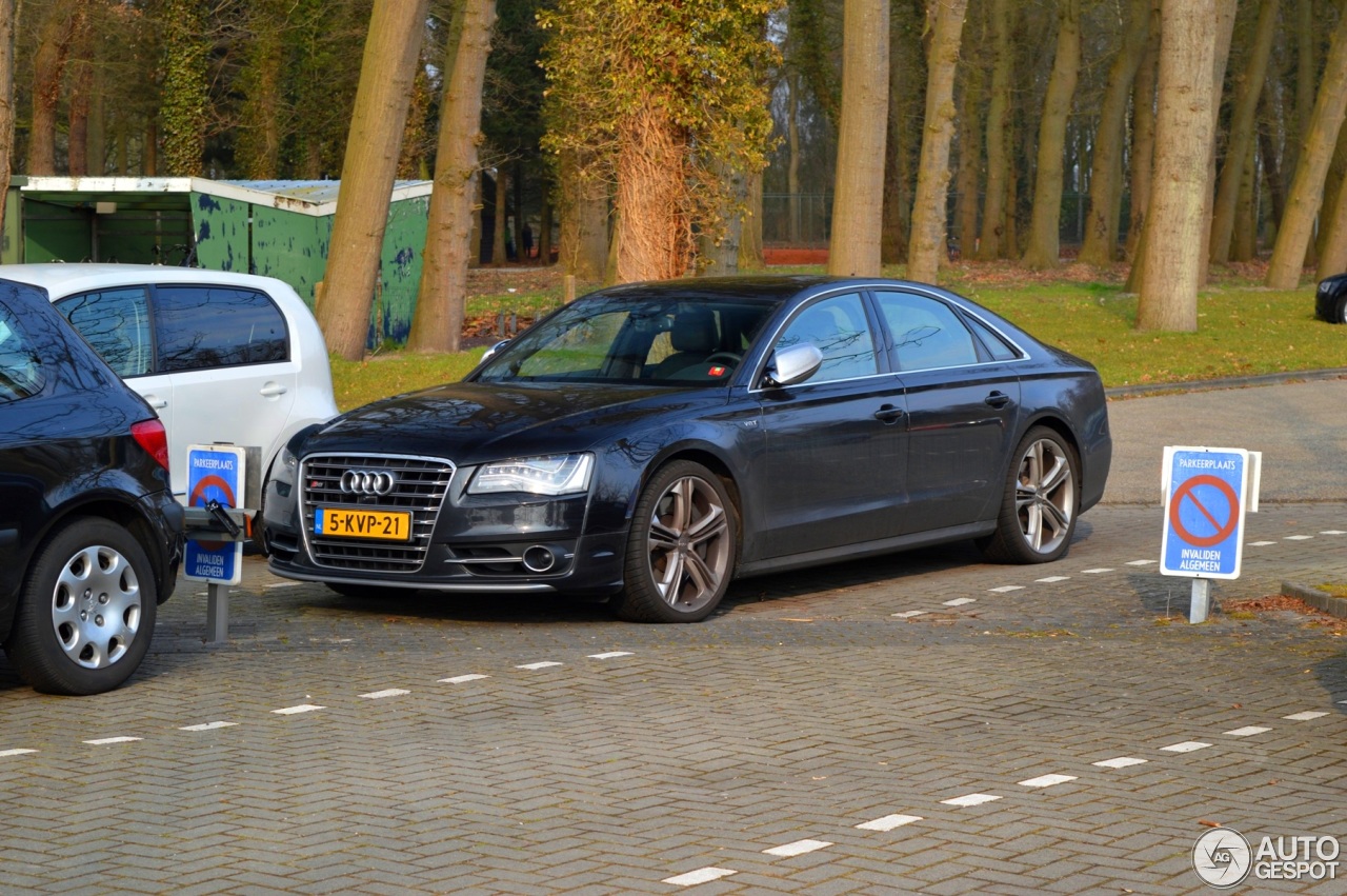 Audi S8 D4