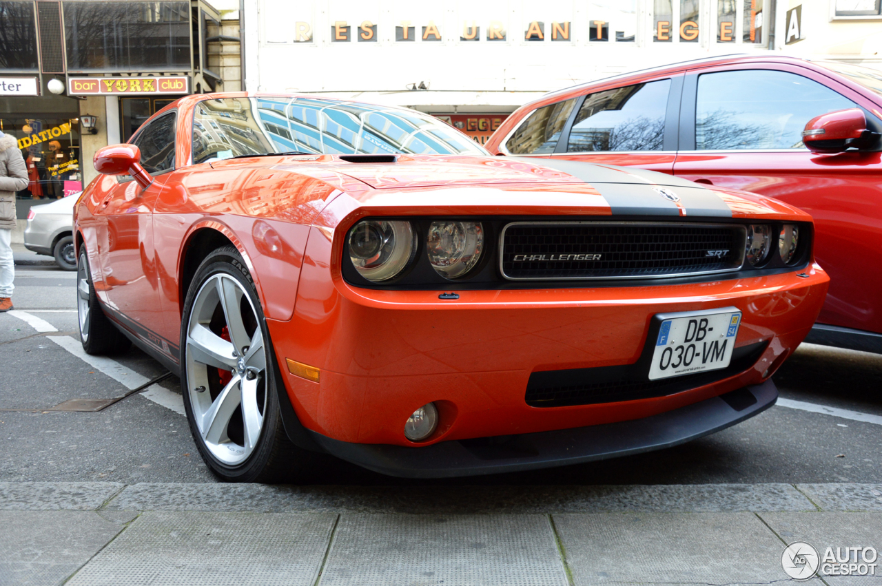 Dodge Challenger SRT-8