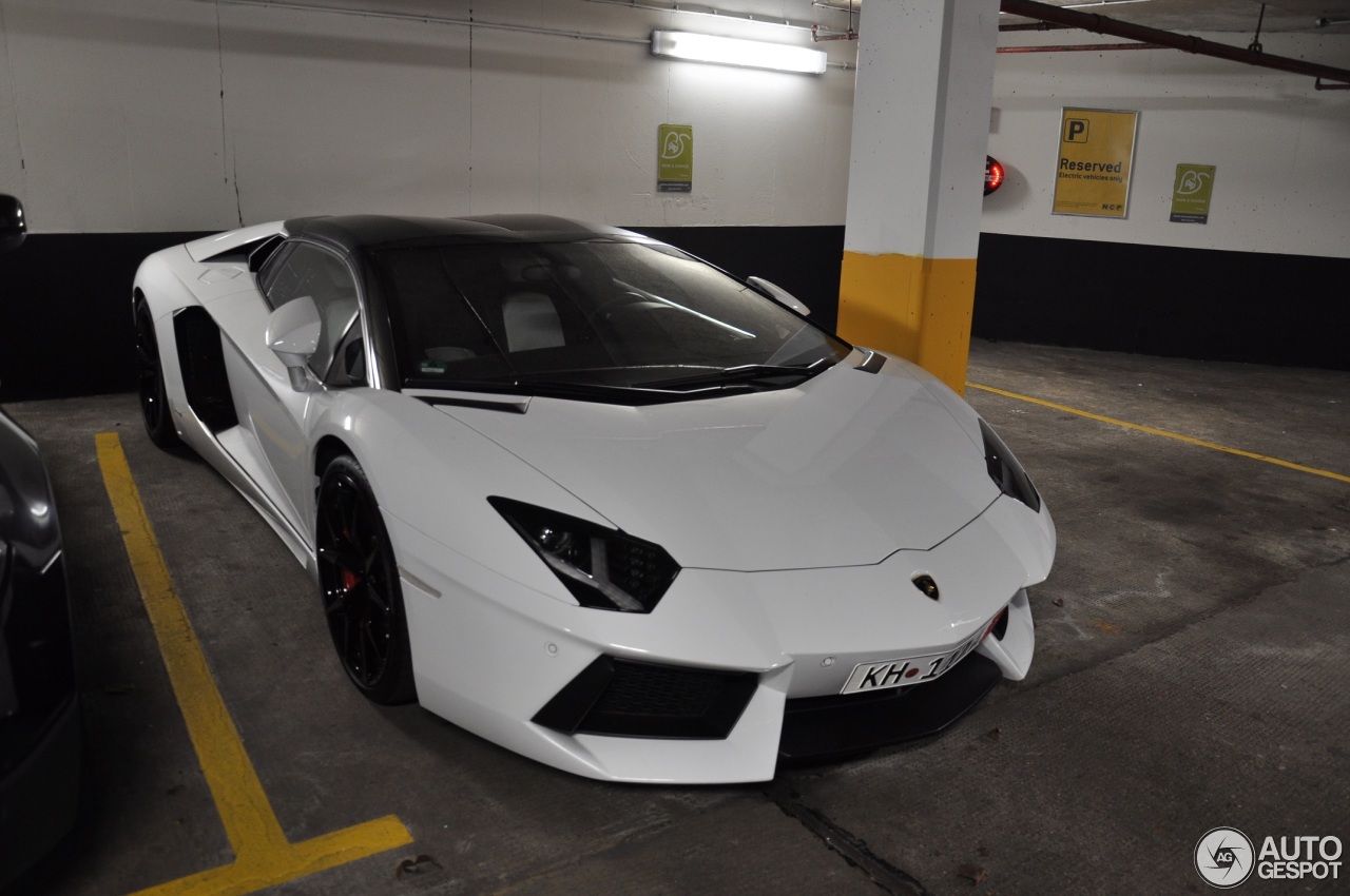 Lamborghini Aventador LP700-4 Roadster