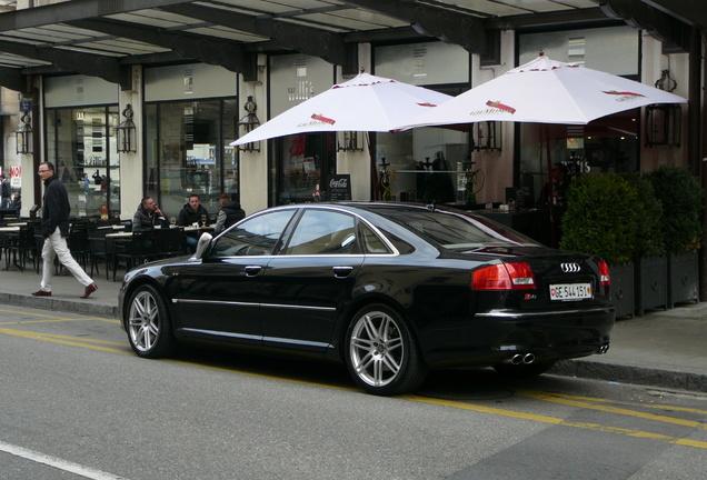 Audi S8 D3