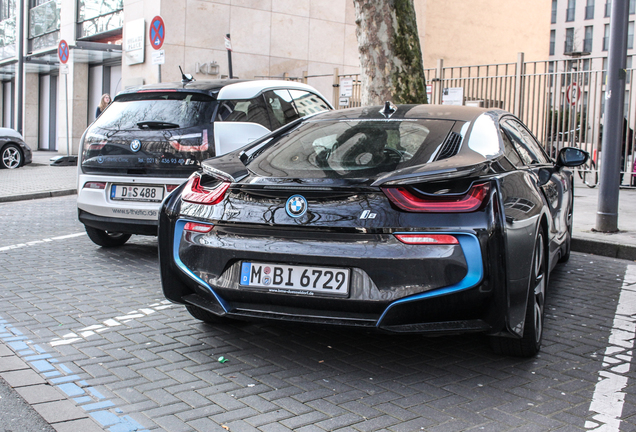 BMW i8