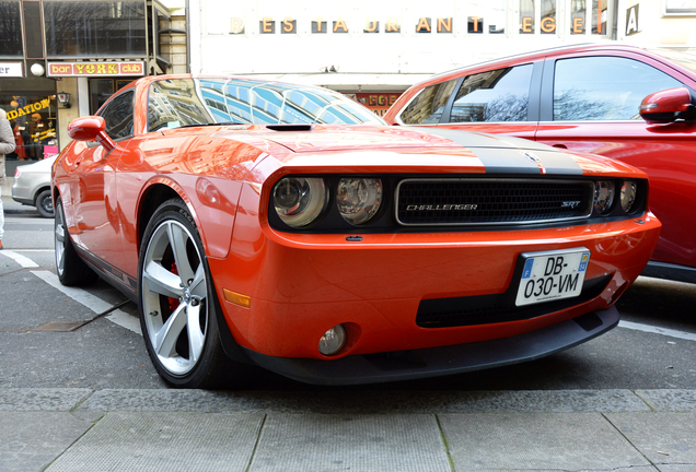 Dodge Challenger SRT-8