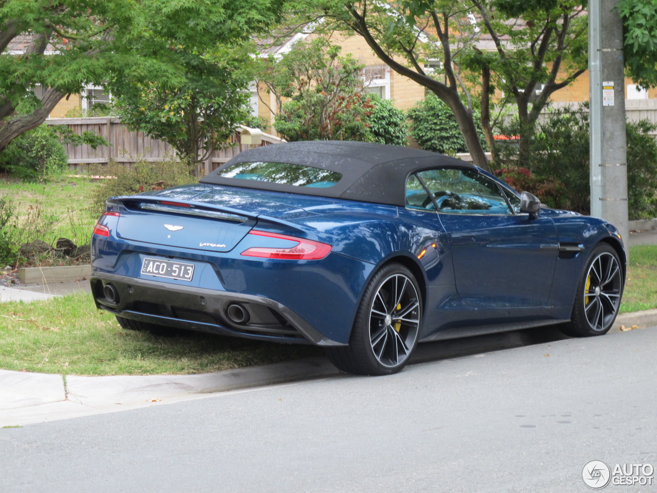 Aston Martin Vanquish Volante