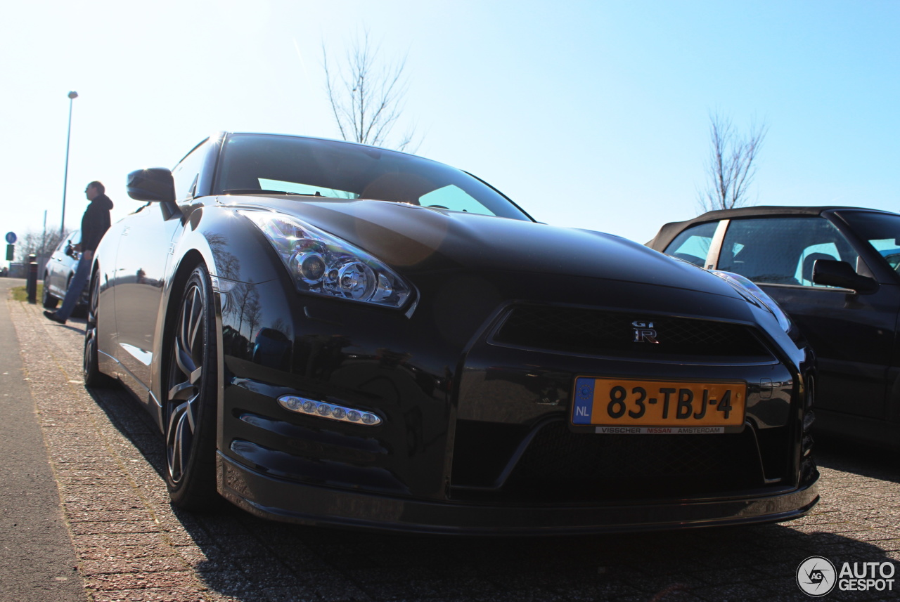 Nissan GT-R 2011