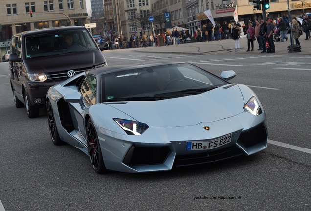 Lamborghini Aventador LP700-4 Roadster