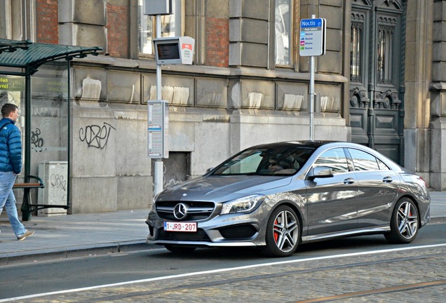 Mercedes-Benz CLA 45 AMG C117