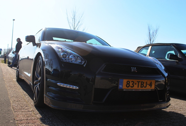 Nissan GT-R 2011