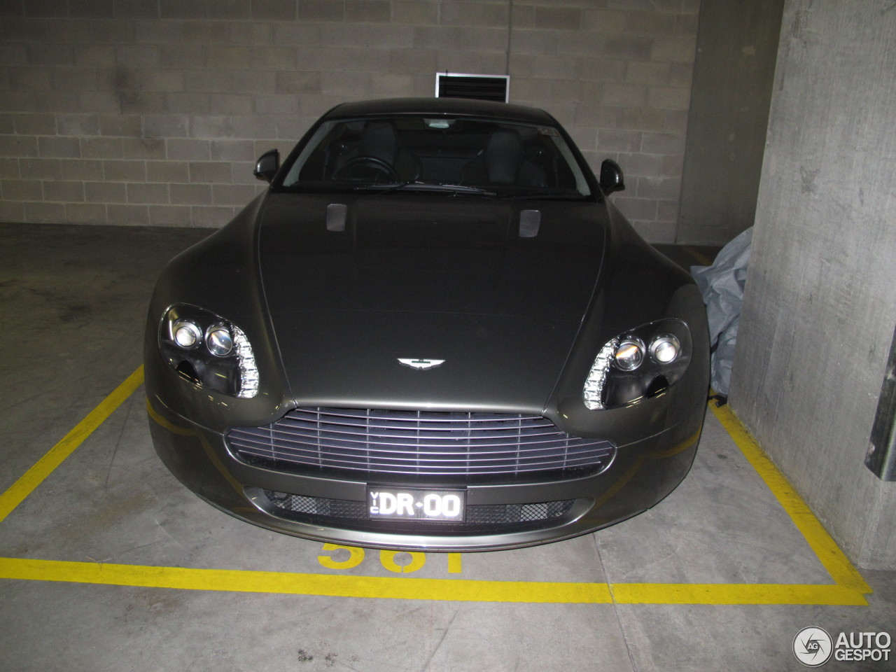 Aston Martin V8 Vantage