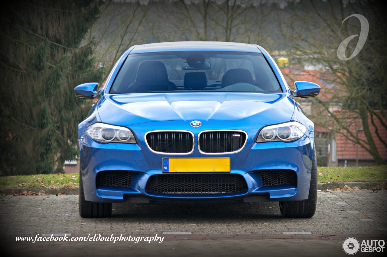 BMW M5 F10 2011