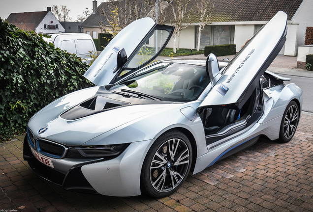 BMW i8