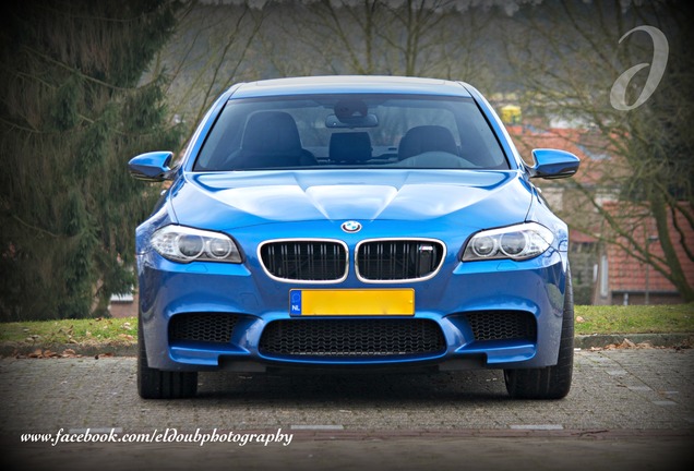 BMW M5 F10 2011