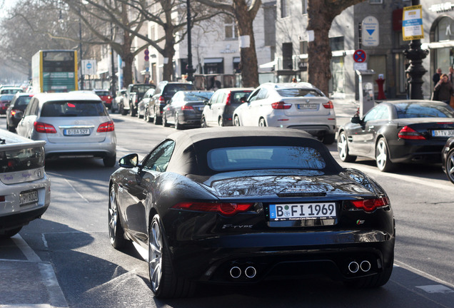 Jaguar F-TYPE S V8 Convertible