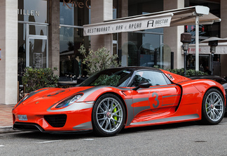 Porsche 918 Spyder Weissach Package