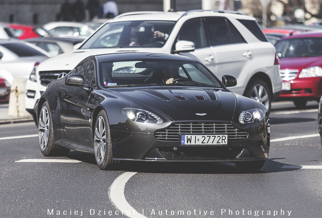 Aston Martin V12 Vantage