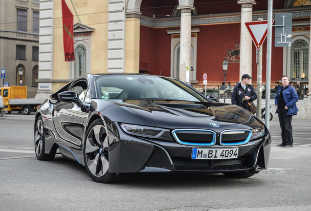 BMW i8