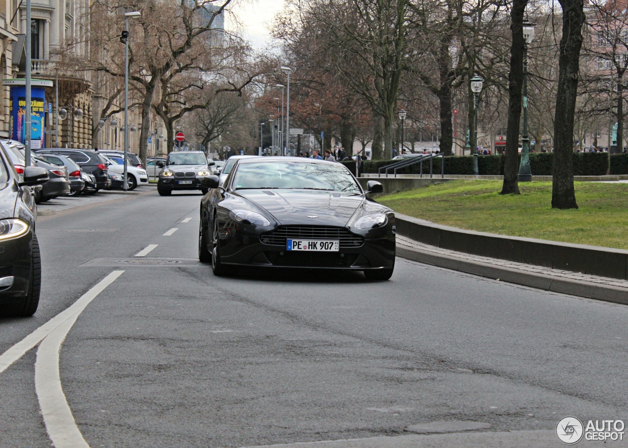 Aston Martin V8 Vantage S