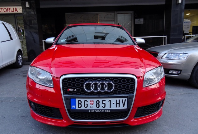 Audi RS4 Sedan