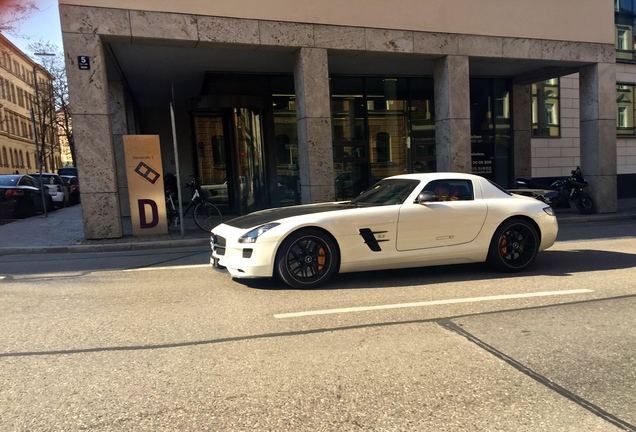 Mercedes-Benz SLS AMG GT Final Edition