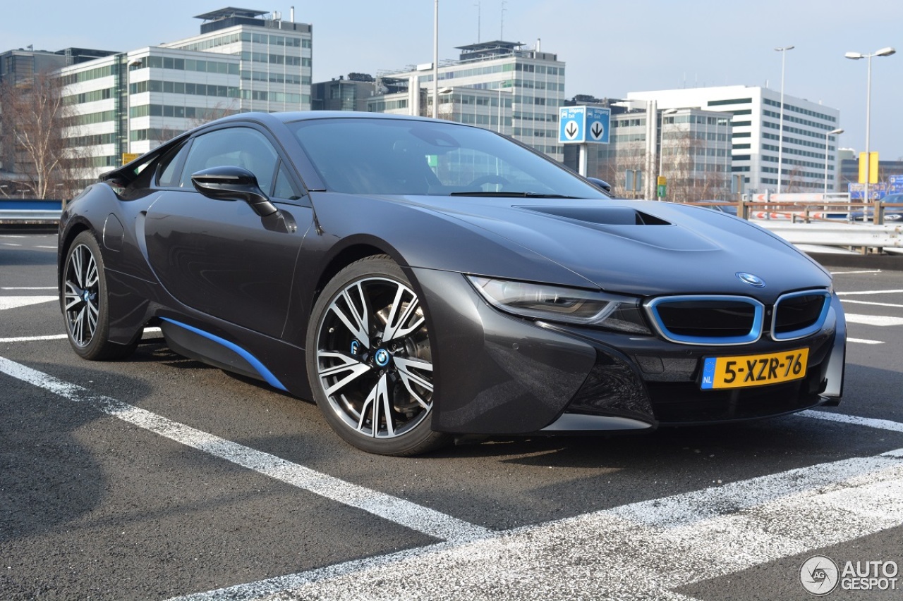 BMW i8