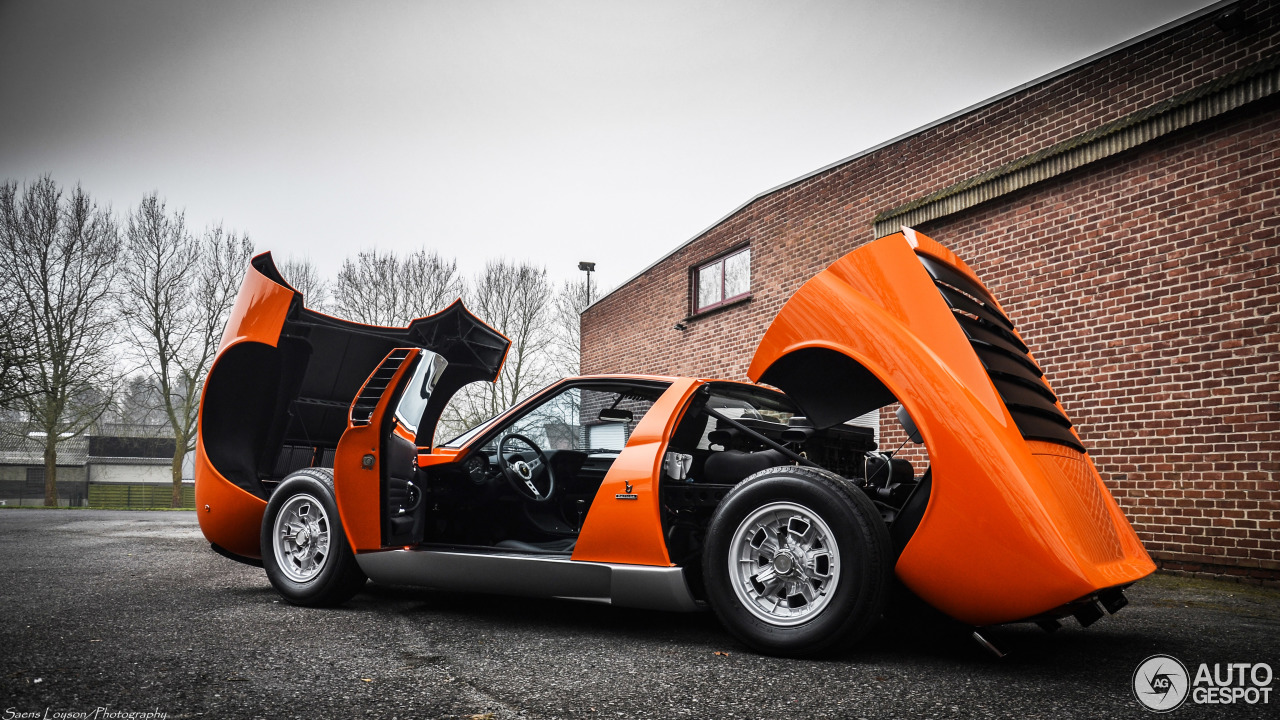 Lamborghini Miura P400