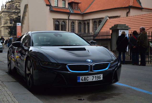 BMW i8