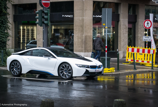 BMW i8