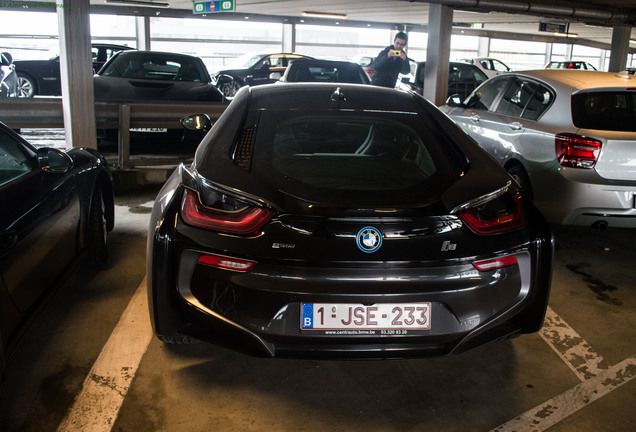 BMW i8