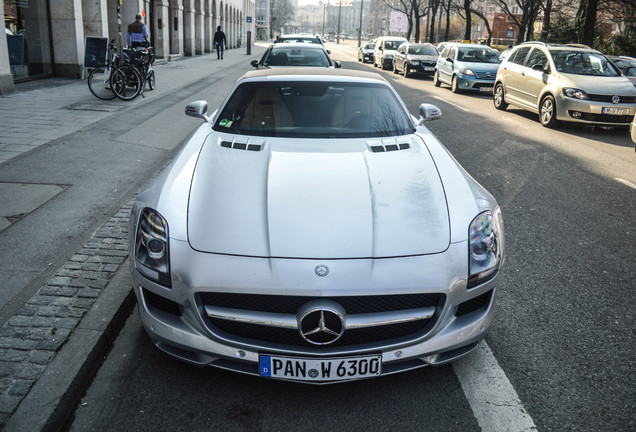 Mercedes-Benz SLS AMG Roadster