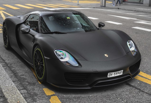 Porsche 918 Spyder Weissach Package