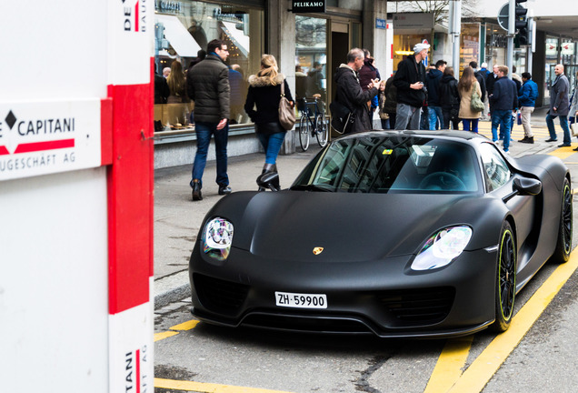 Porsche 918 Spyder Weissach Package