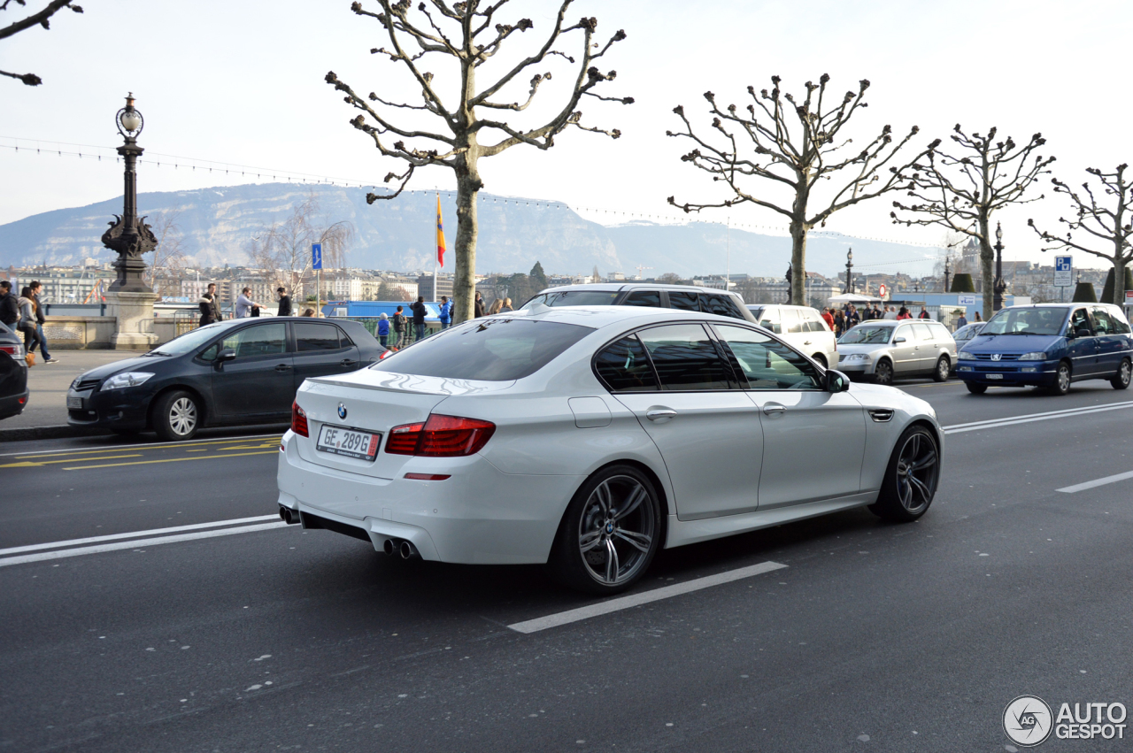 BMW M5 F10 2011