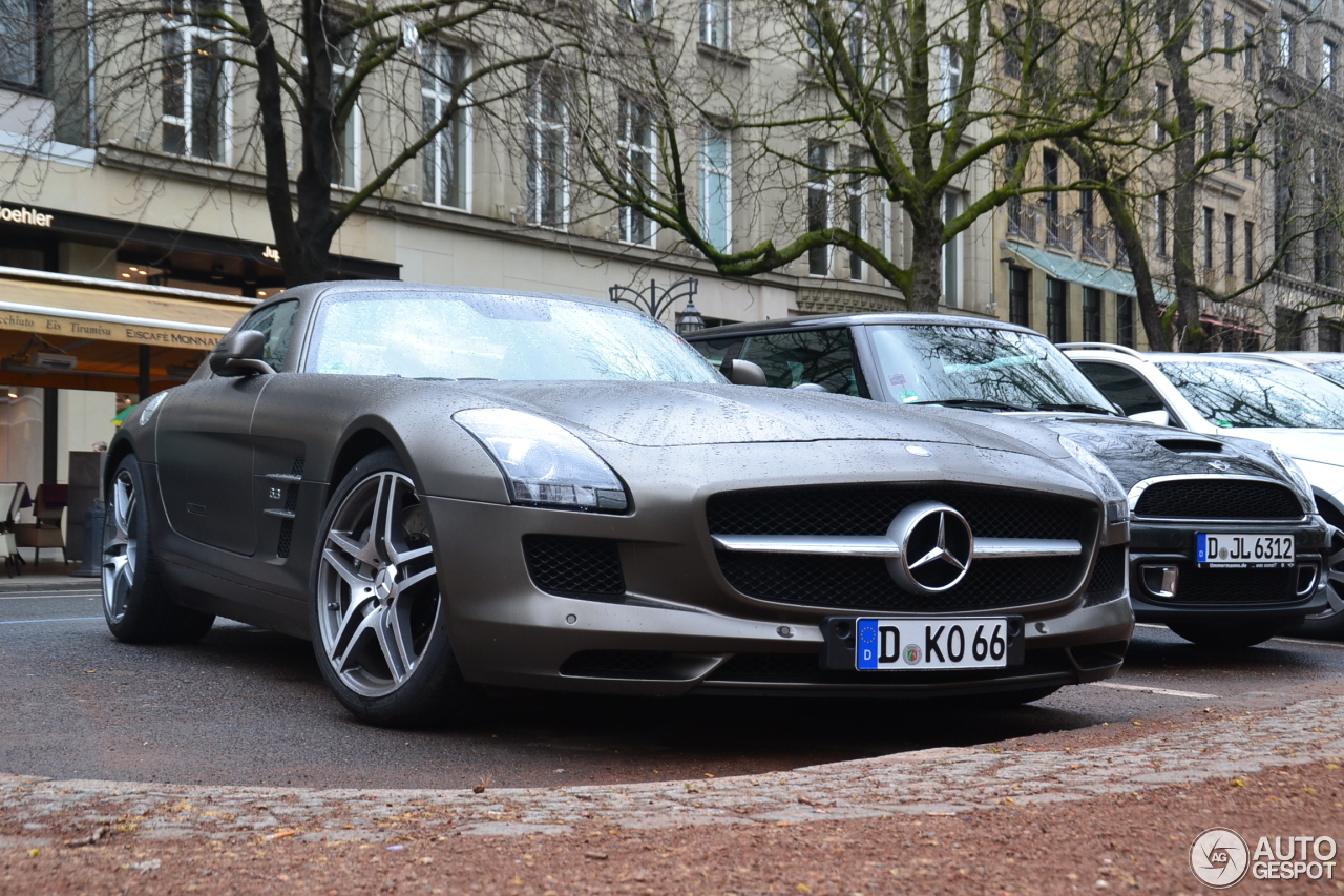 Mercedes-Benz SLS AMG