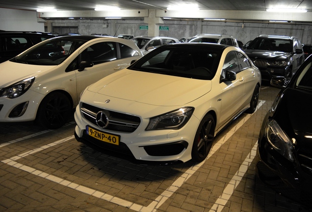 Mercedes-Benz CLA 45 AMG C117