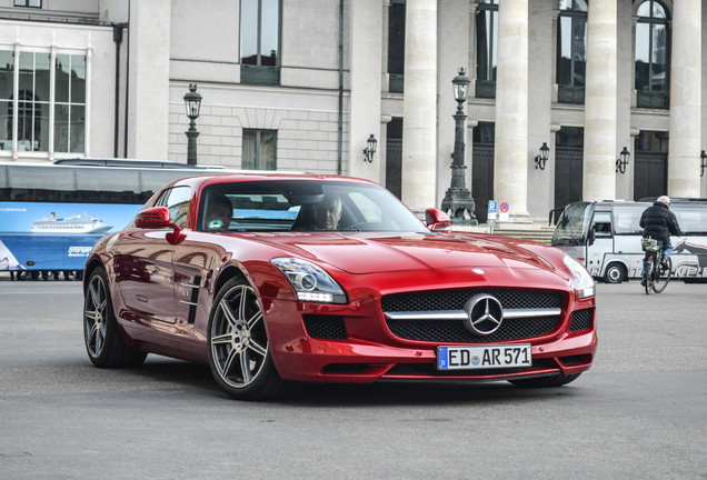 Mercedes-Benz SLS AMG