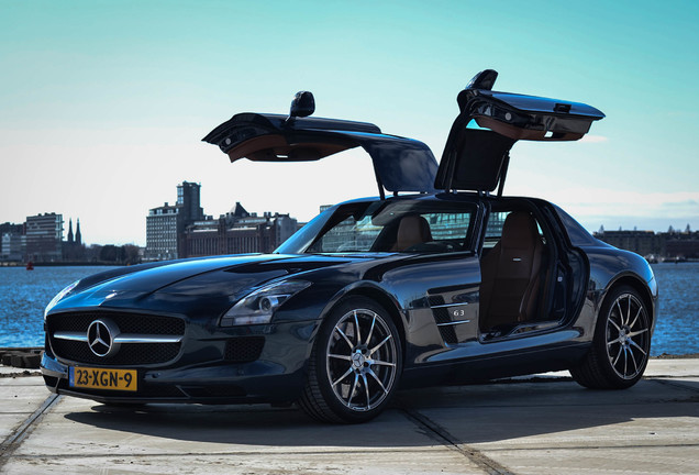 Mercedes-Benz SLS AMG