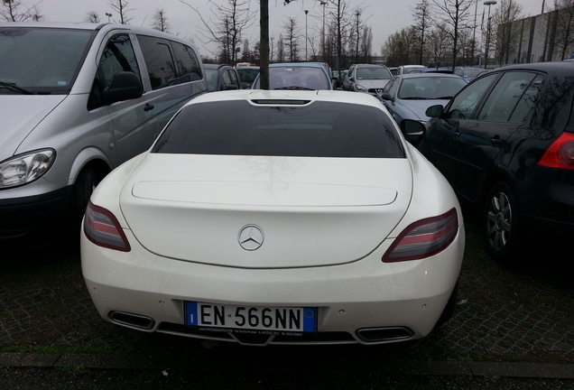 Mercedes-Benz SLS AMG