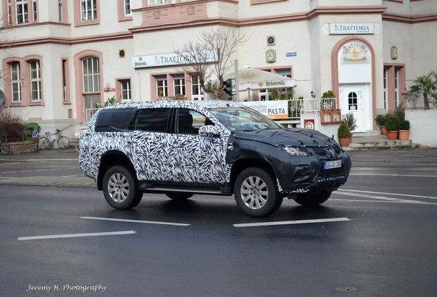 Mitsubishi Pajero 2016