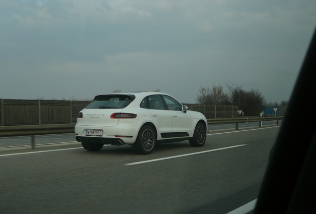 Porsche 95B Macan Turbo