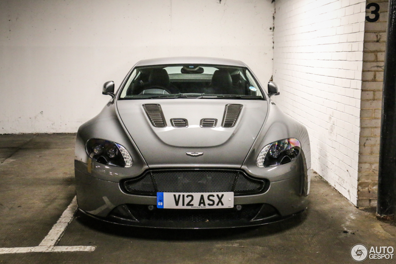 Aston Martin V12 Vantage S