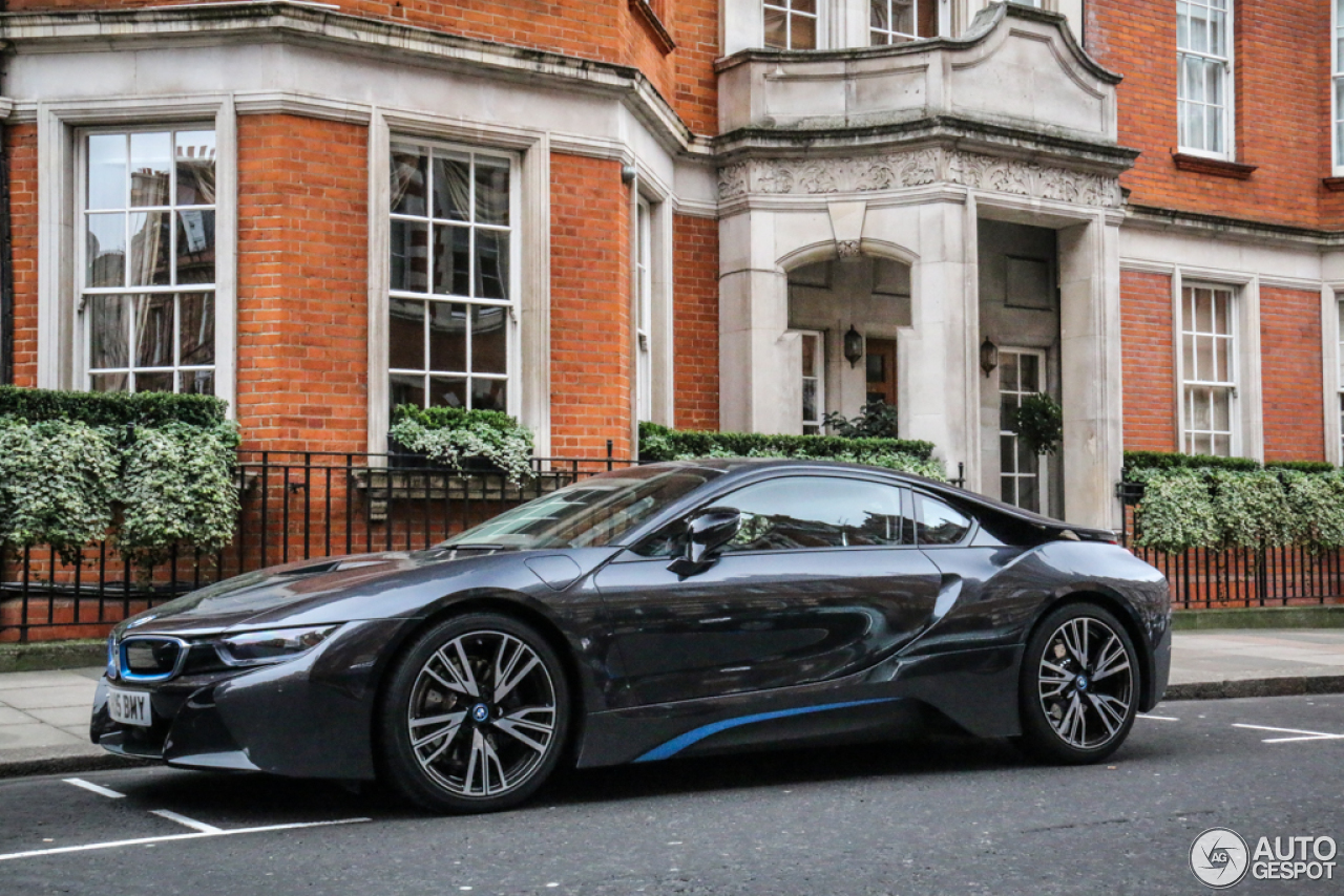 BMW i8