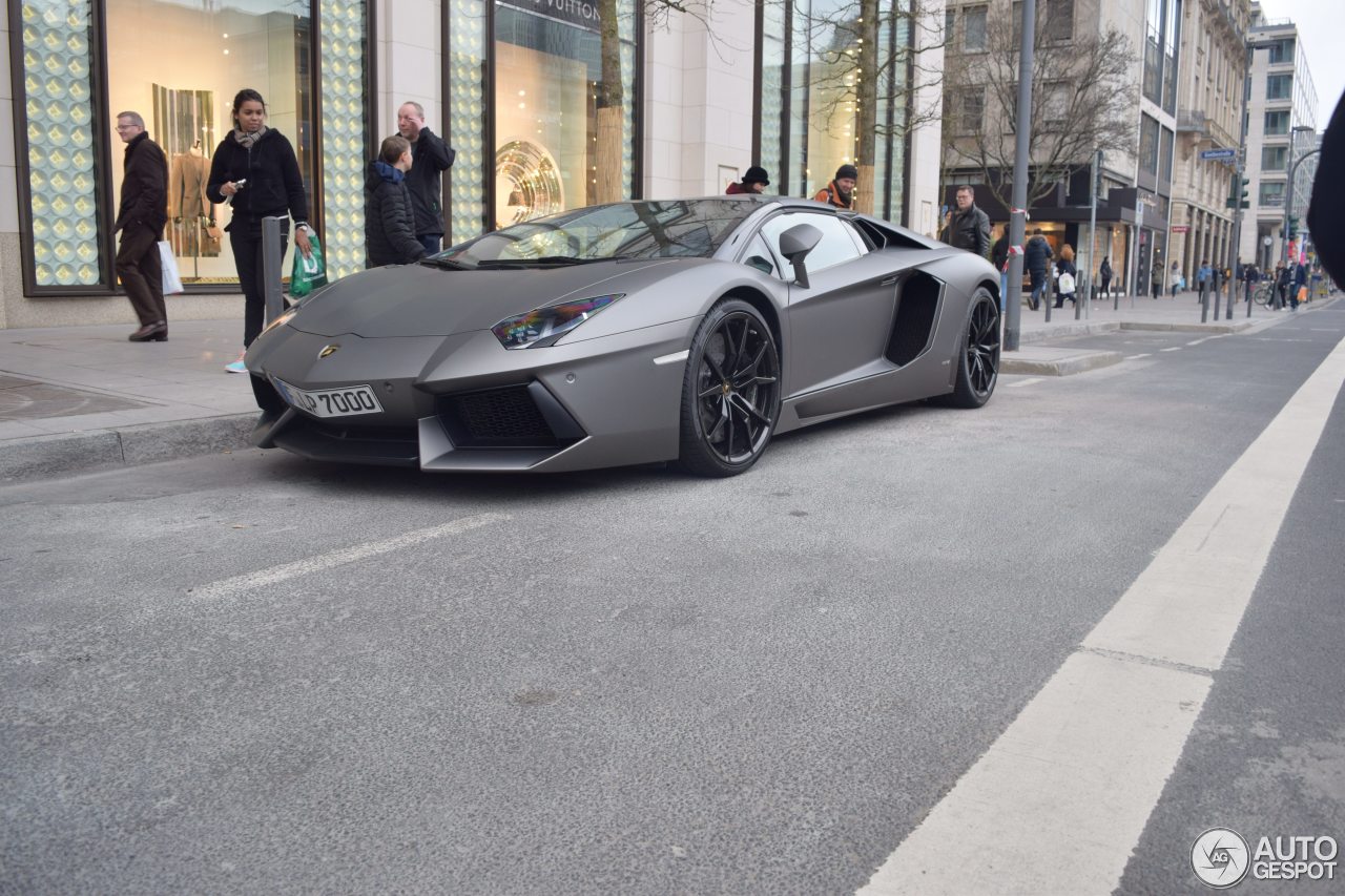 Lamborghini Aventador LP700-4 Roadster