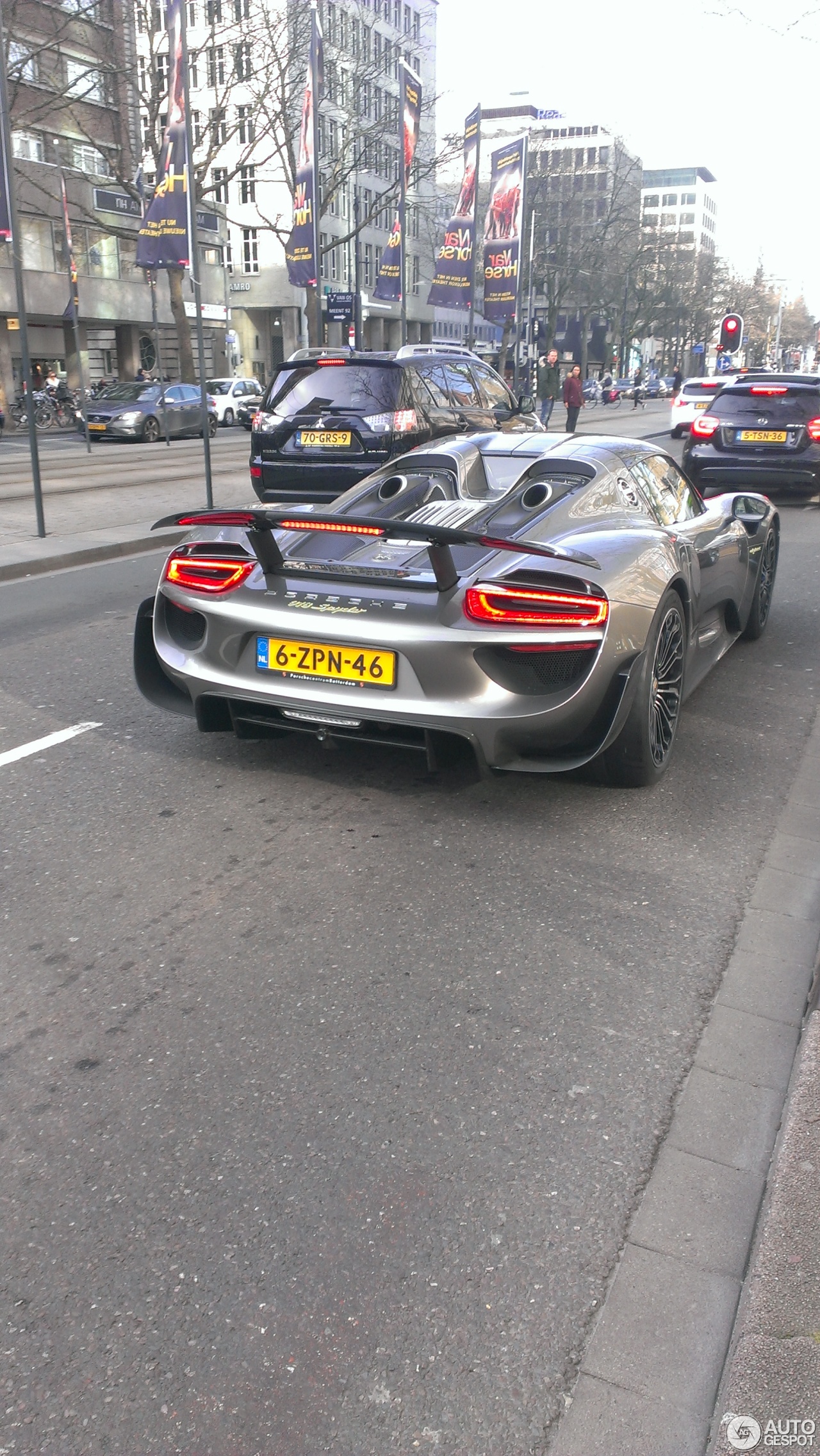 Porsche 918 Spyder Weissach Package